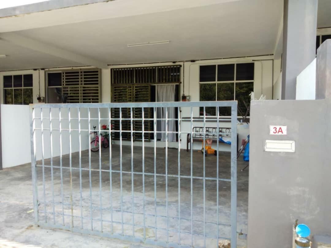 Zah'Ra Homestay Kuala Lipis Exterior photo